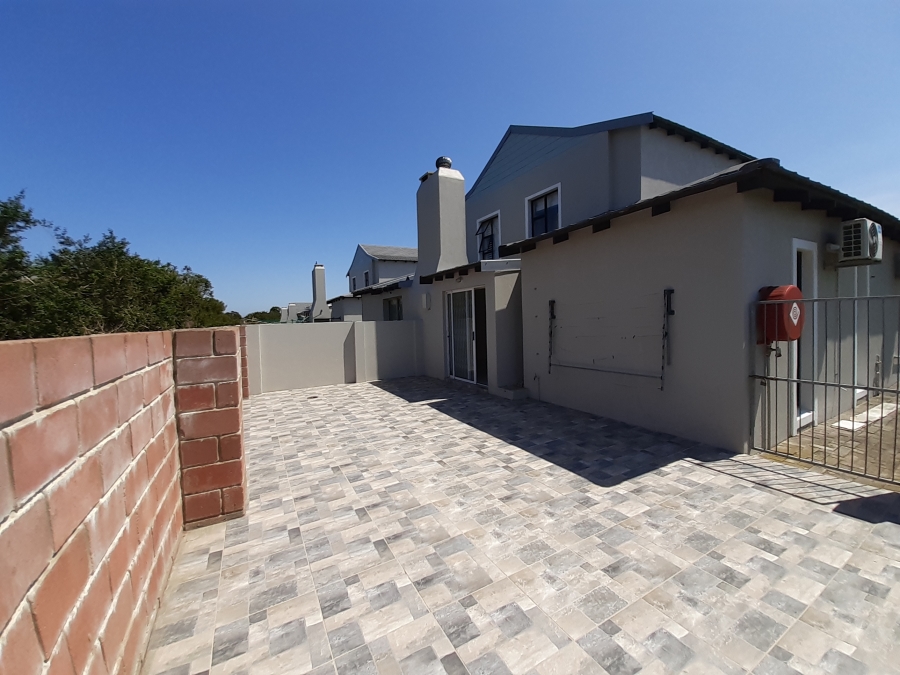 4 Bedroom Property for Sale in Paradise Beach Eastern Cape